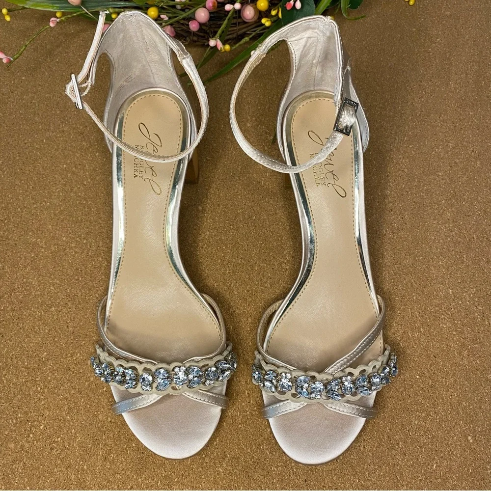 Jewel Badgley Mischka Cream Heels with Crystal Embellishments - Picture 7 of 13